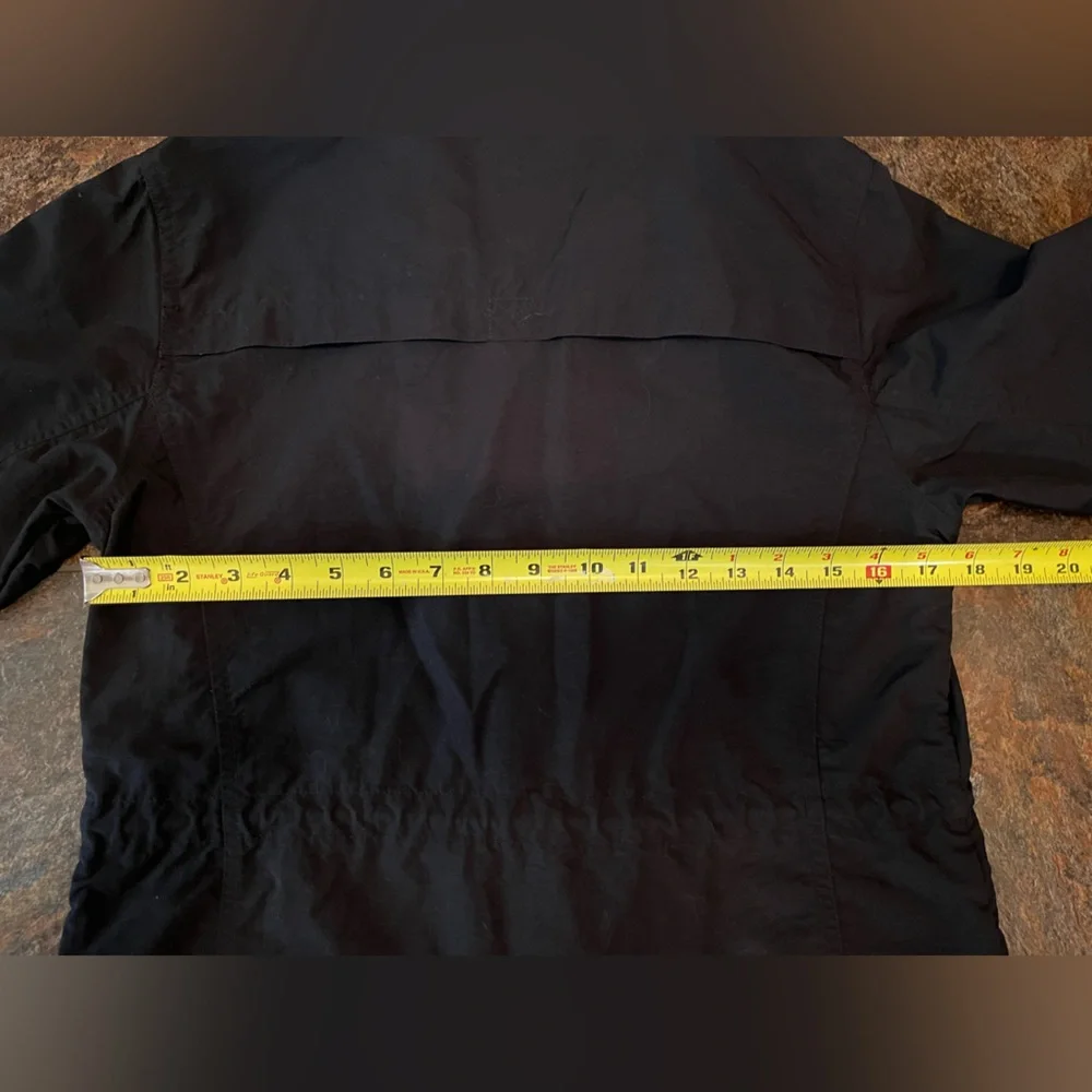 Women’s Eddie Bauer black utility active  hiking casual jacket. Size small